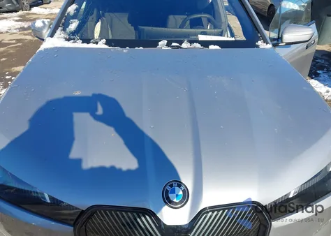 2026 BMW Ix xDrive45 z USA, uszkodzony, nr VIN WB543CF04TCW81876